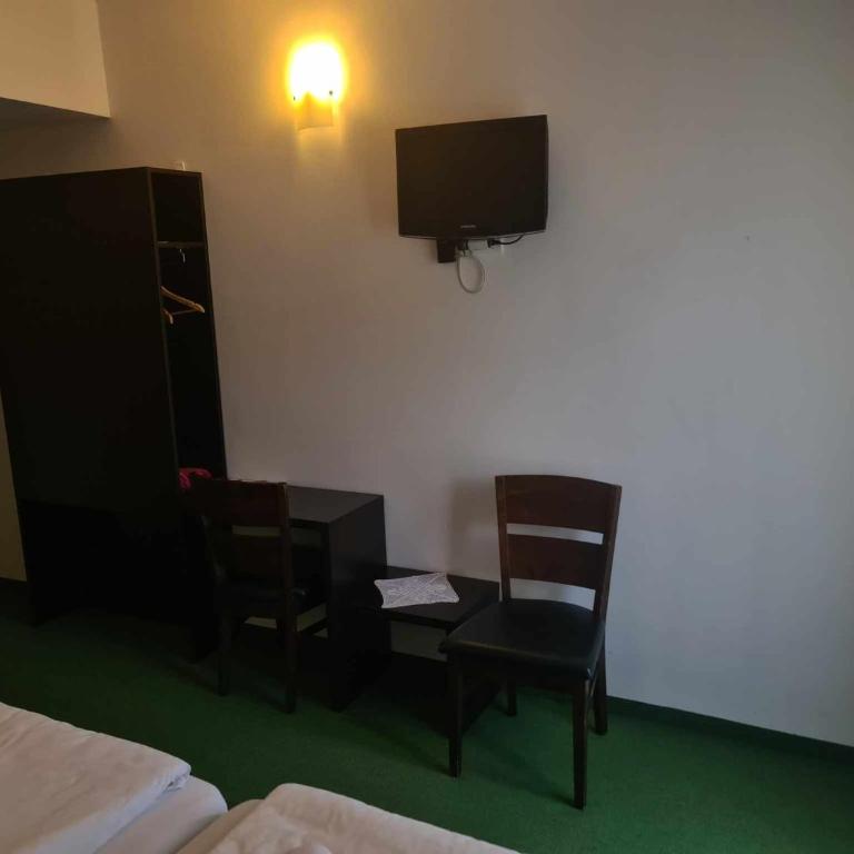 Hotel Lohovo - Deluks Dvokrevetna Soba sa Bračnim Krevetom/Zasebnim Krevetima i Balkonom - 4