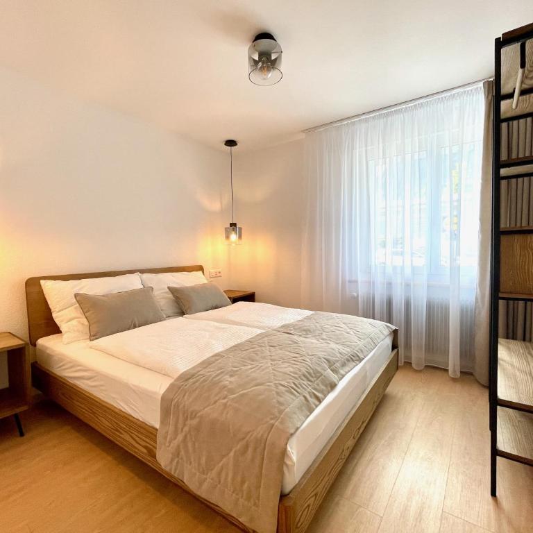 Azure Apartment - Apartment with Balcony - 7