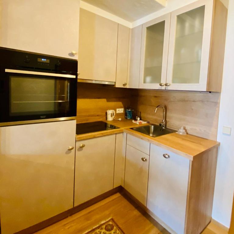 Appartement Frühstückspension Landhaus Karwendel - Doppelzimmer mit Balkon - 24