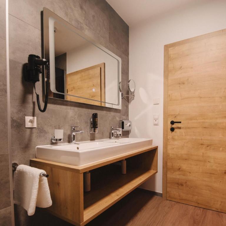 Das Lenz by Inncomer - Premium Royal Suite mit eigener Sauna - 4