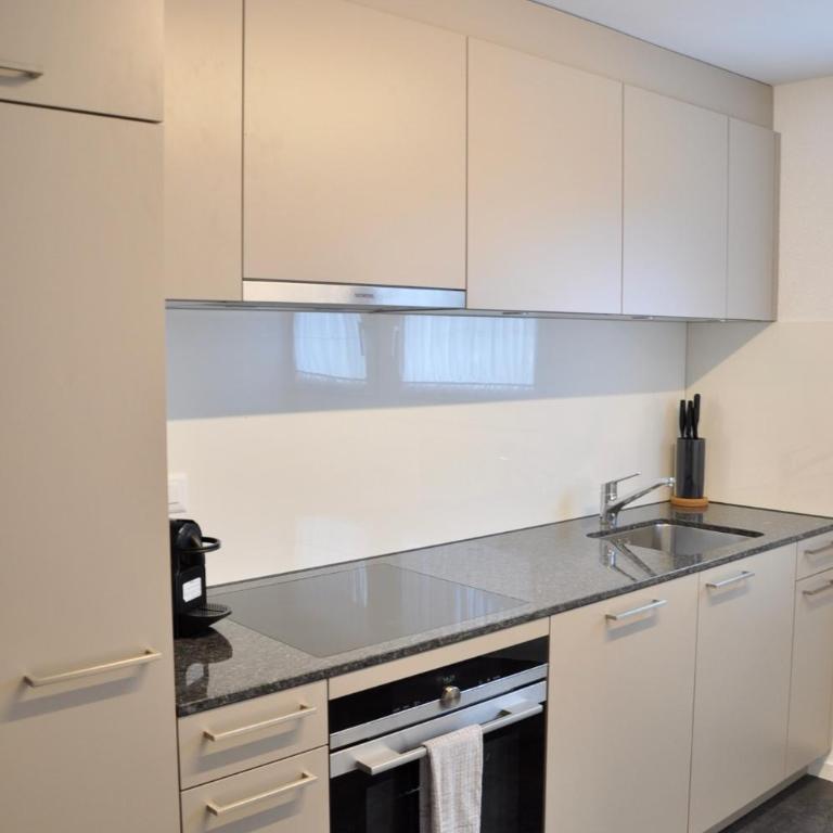 Azure Apartment - Apartment with Balcony - 9