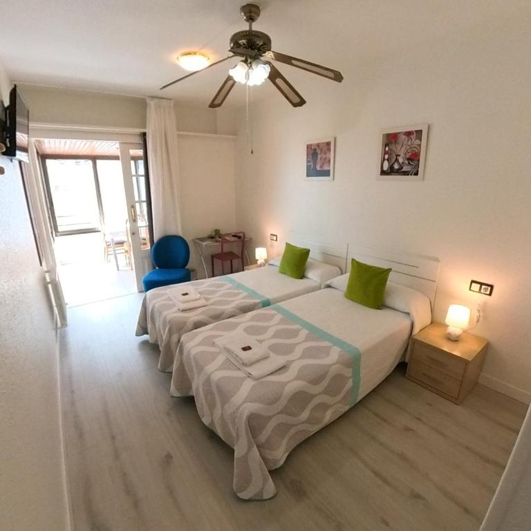 Pensión Meson del Barro - Pamplonabeds - Habitación Doble con baño compartido - 2 camas - 2