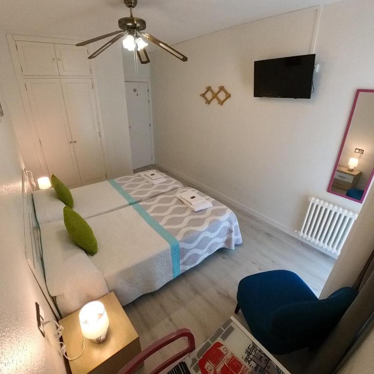 Pensión Meson del Barro - Pamplonabeds - Habitación Doble con baño compartido - 2 camas - 1