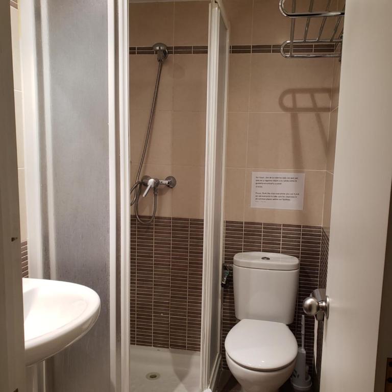 Pensión Meson del Barro - Pamplonabeds - Habitación Doble con baño compartido - 2 camas - 8