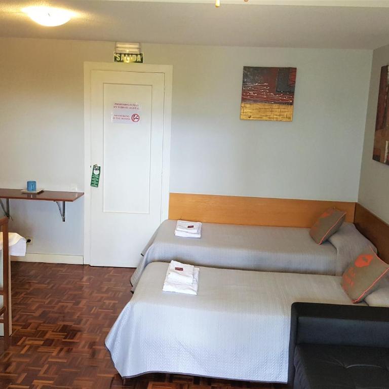 Pensión Meson del Barro - Pamplonabeds - Habitación Doble con baño compartido - 2 camas - 6