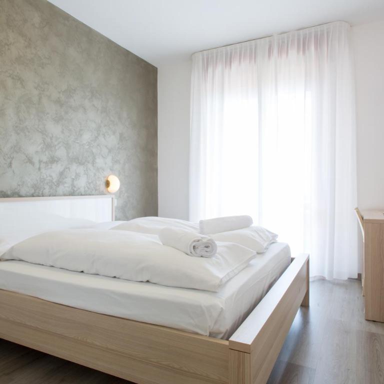 Relax Hotel Villa Gardenia & Villa Oleandra - Double Room Comfort Plus with Lake View - 2
