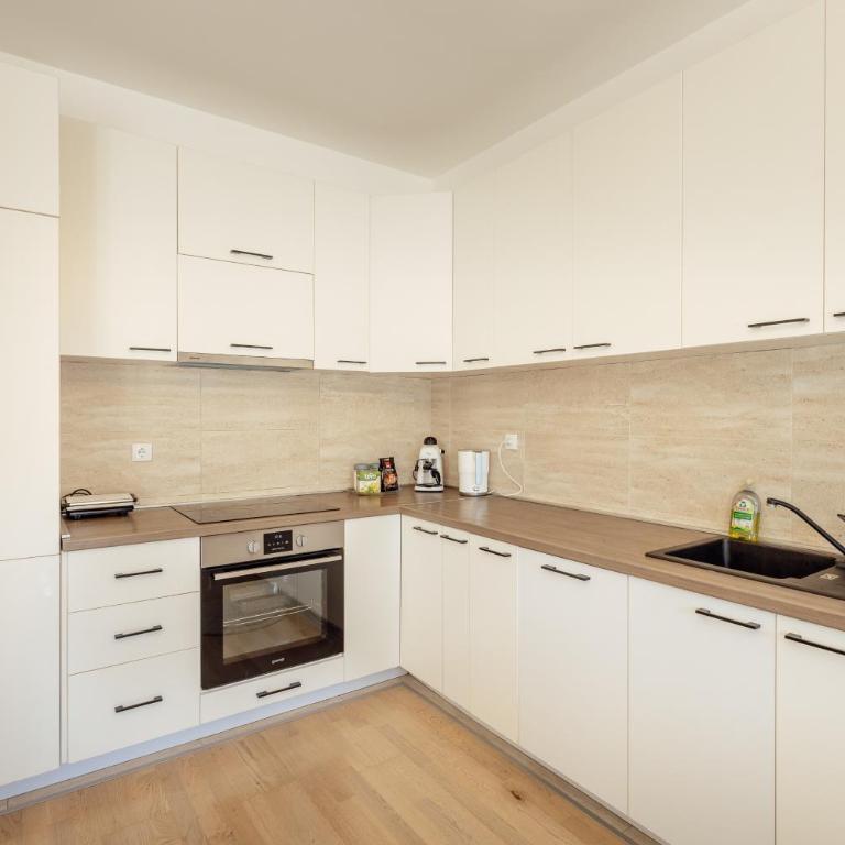 MAJA Sea View Apartment - One-Bedroom Apartment - 12