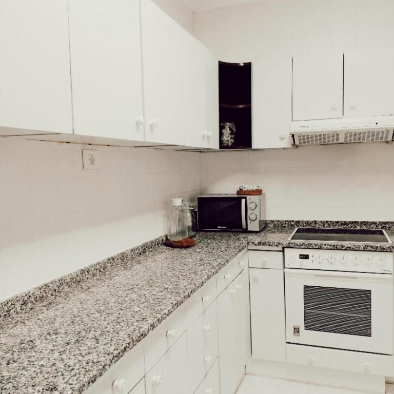 SWEET HOME BILBAO - Three-Bedroom Apartment - 18