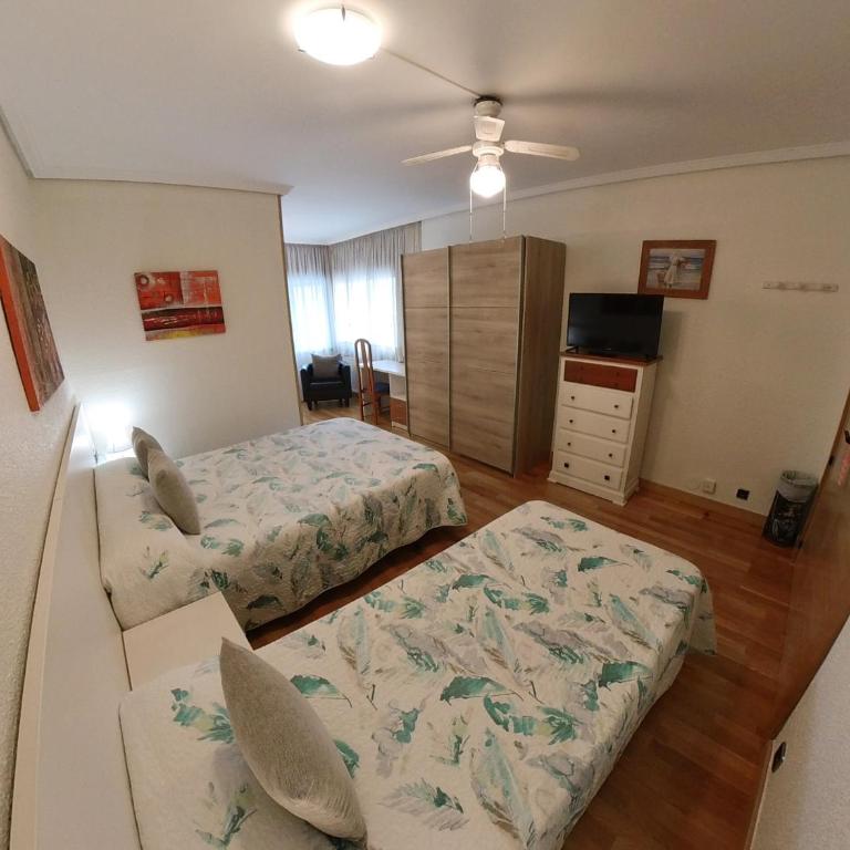 Hostal Meson Del Barro - Alojamientos Pamplona - Habitación Triple - 3