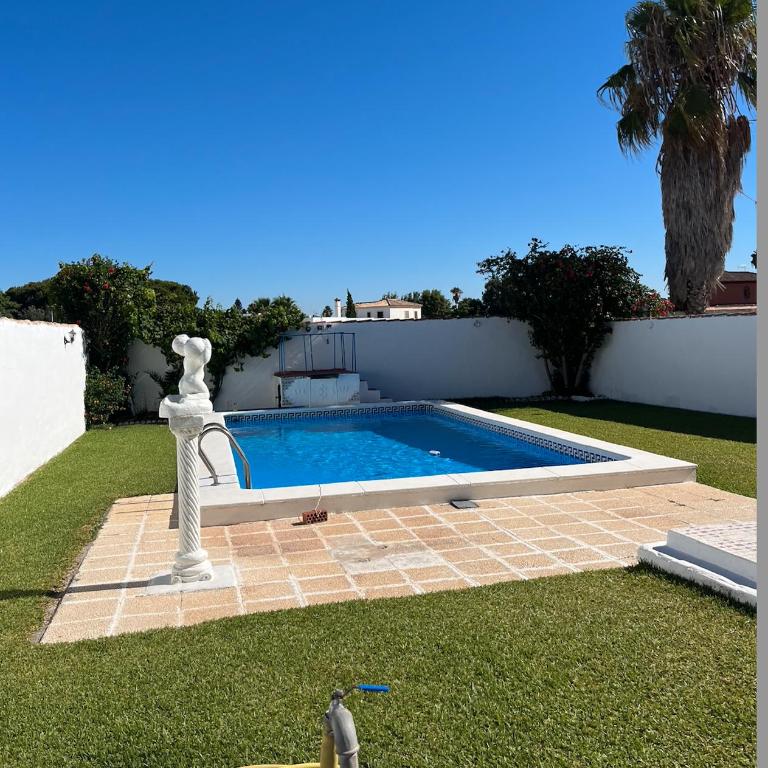 Fantástico chalet con piscina - Casa de 3 dormitorios - 2