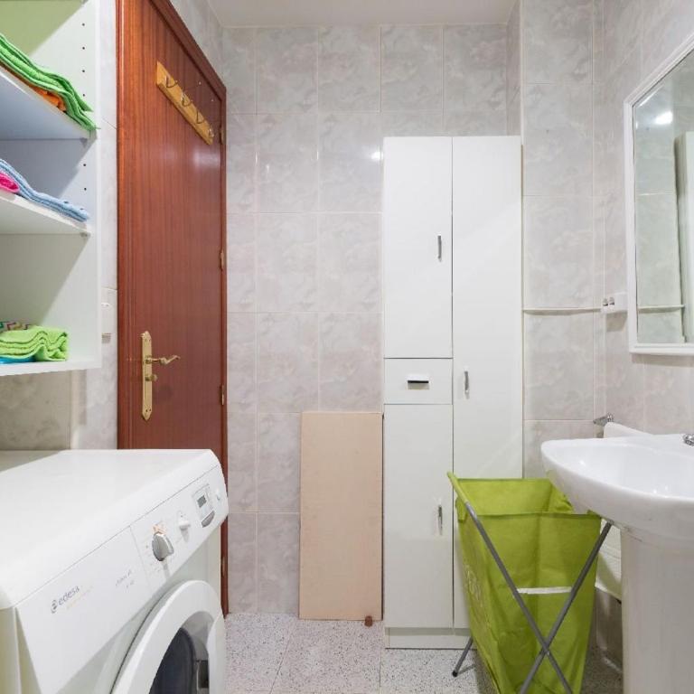MalagaOnBeach 1 - Two bedrooms - up to 3 people - 20 meters beach - Apartment - Ground Floor - 18