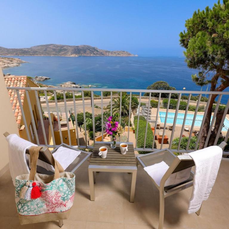 Le Saint Erasme, Hotel Eco Friendly - Chambre Triple Panorama avec Balcon et Vue sur la Mer - 11