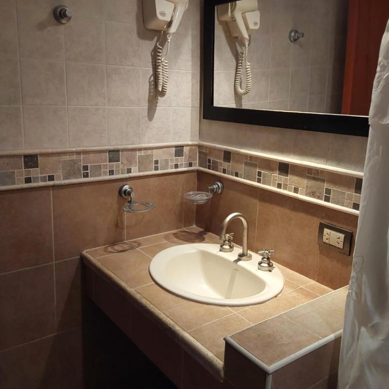 Hotel Castellon - Habitación Cuádruple Clásica - 5