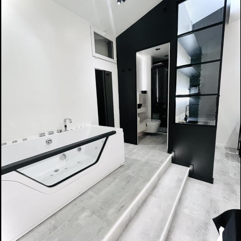Suite in the City avec JACUZZI PRIVATIF - Hyper Centre - Appartamento con 1 Camera da Letto - 36