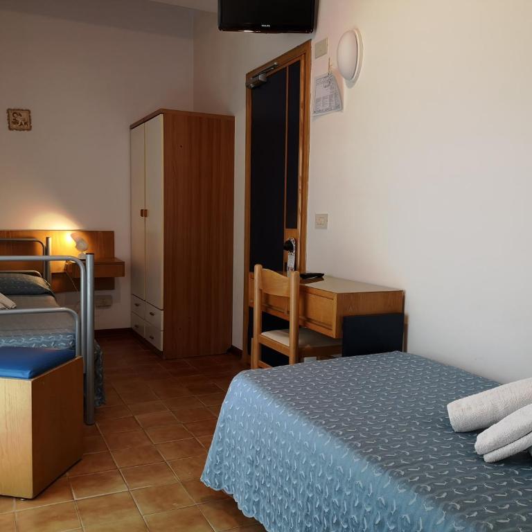 Hotel Nives - Twin Room with Balcony - 3