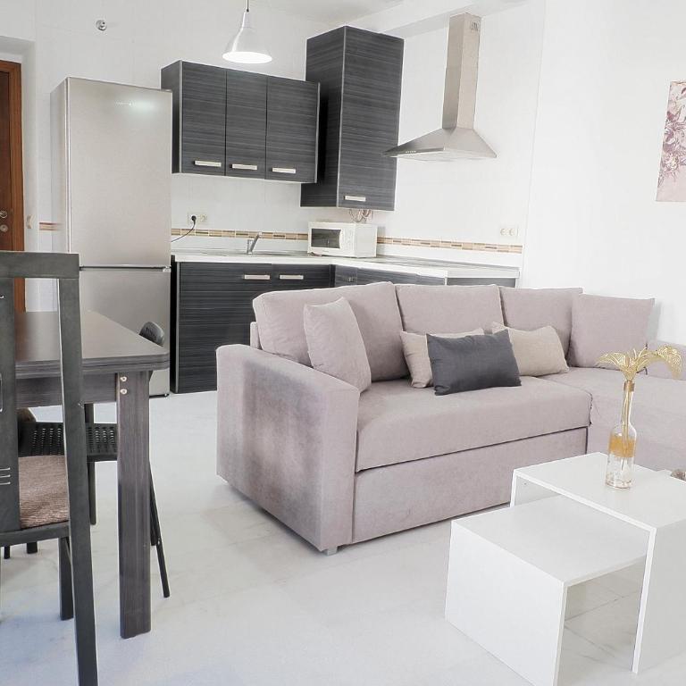 Sunny Holiday Apartment in the historic centre- Private Parking - One-Bedroom Apartment - 2