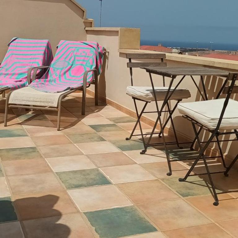 Beautiful, spacious villa, heated pool, sleeps eight, with quality furnishings - Villa - 18