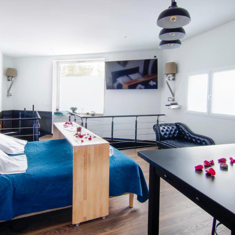 Mieuxqualhotel jacuzzi privatif La retro - Appartement 1 Chambre - 11