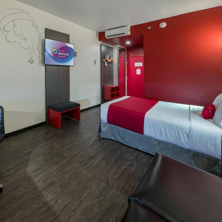 Ramada Encore by Wyndham Guadalajara Sur - Queen Room - Disability Access/Non-Smoking - 2