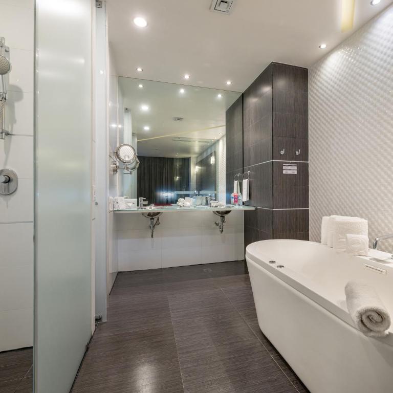Ramada Encore by Wyndham Guadalajara Sur - King Suite - 6