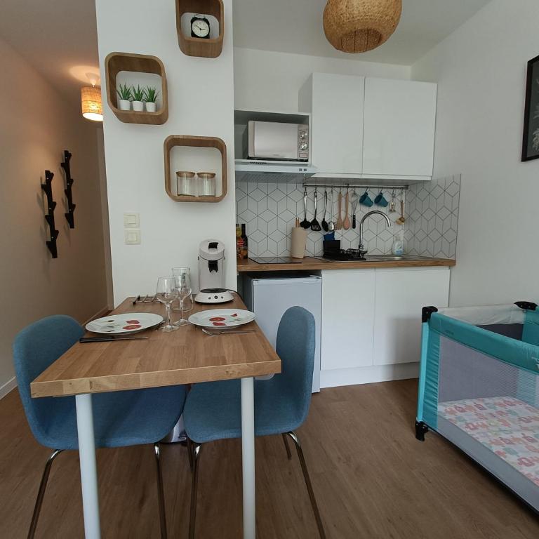 Studio Cosy neuf + lit bébé à 4 minutes RER A - Appartement 1 Chambre - 17