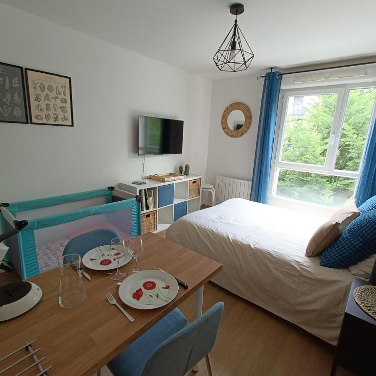 Studio Cosy neuf + lit bébé à 4 minutes RER A - Appartement 1 Chambre - 9