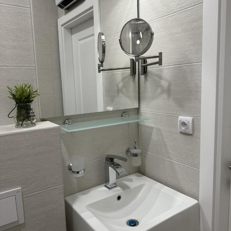 La Dolce Vita Apartments Sarajevo - Deluxe Studio - 11