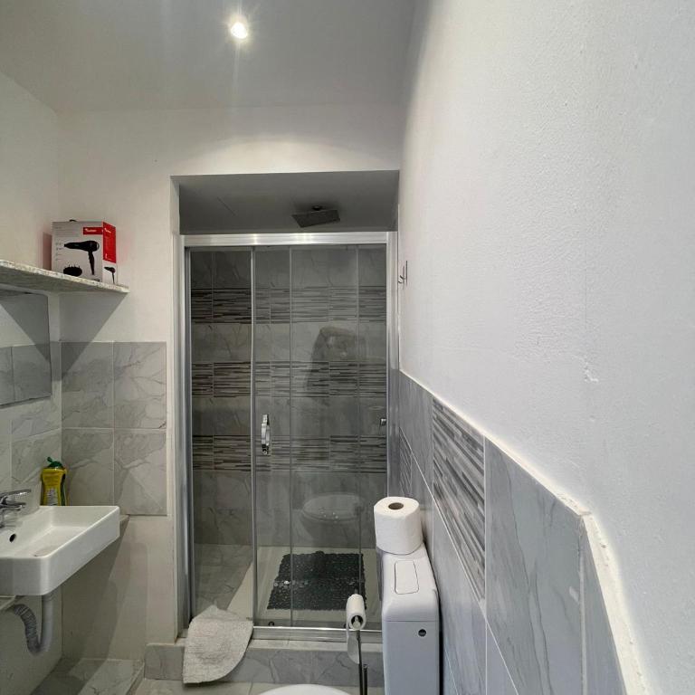 GUEST HOUSE BOSCO - Deluxe Double Room with Balcony - 8