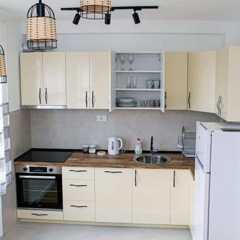 Sunflower apartment - One-Bedroom Apartment - 12
