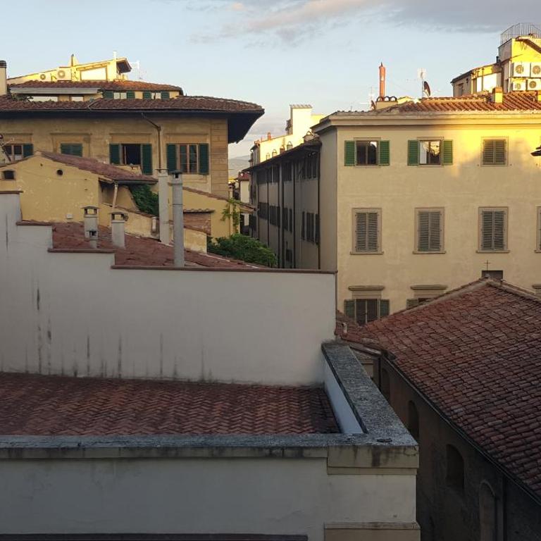 LA SEDE DELL'ARTE Monolocale Studio e Camere in Torre Medievale vicino a Duomo e Piazza Signoria - Camera Matrimoniale con Bagno in Comune - 8