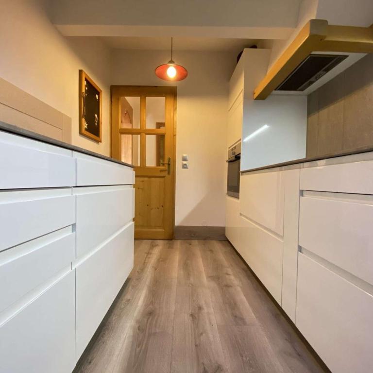 Appartement de Charme avec Cheminée à Praz sur Arly - 2 Chambres, Balcon, Proche Ski et Centre - Appartement 2 Chambres - 10