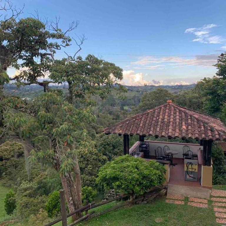 Hermosa casa de campo en ambiente tranquilo. - Casa de 5 dormitorios - 32