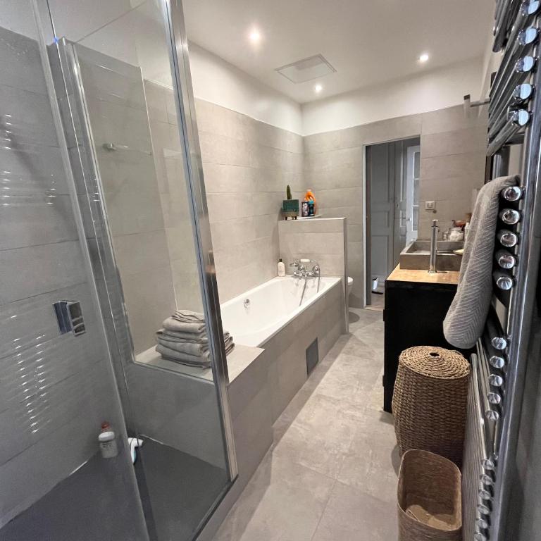 Le Cocon Aixois - Two-Bedroom Apartment - 16