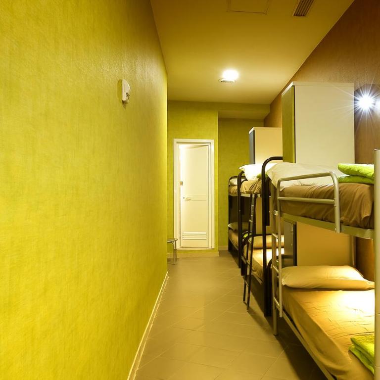 Youth Station Hostel - Posto Letto in Dormitorio Misto con 6 Letti - 3