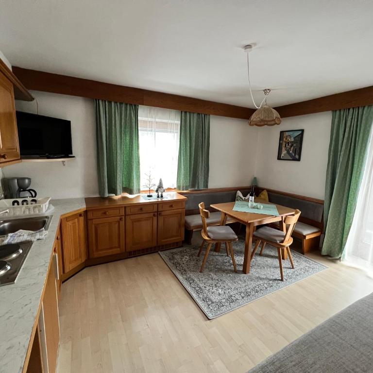 Haus Kneissl - Standard Apartment mit 1 Schlafzimmer und Balkon - 4