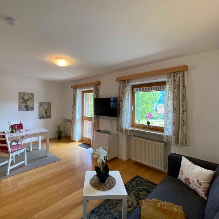 Traumferienwohnungen Schliersee - Apartment mit 1 Schlafzimmer und Balkon - 1
