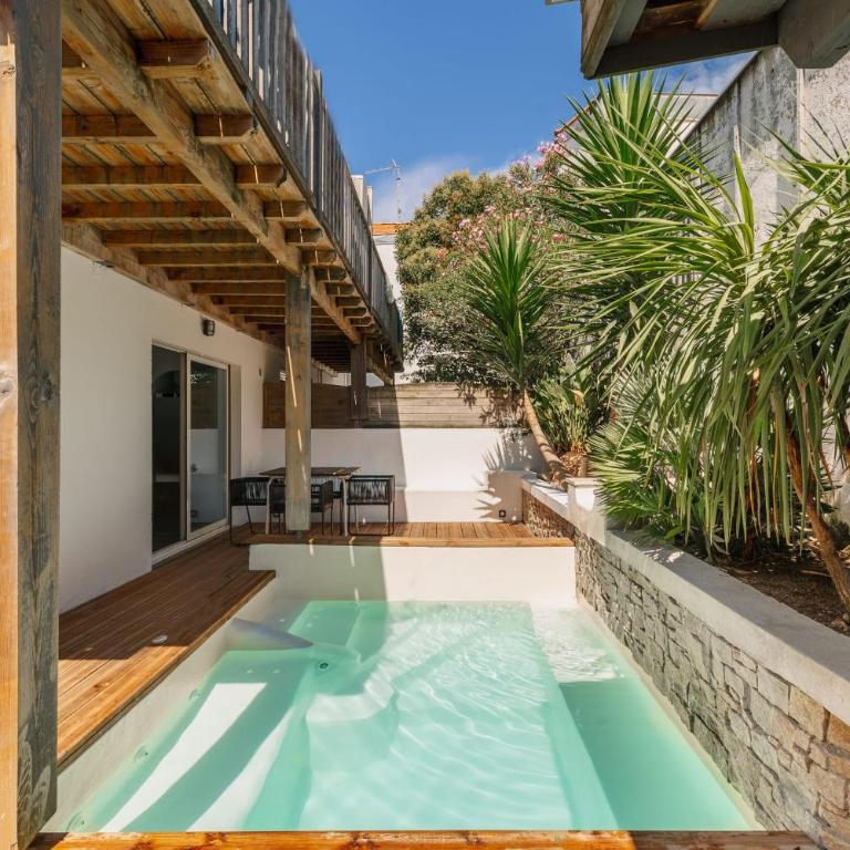 LITTLE OASIS - private terrasse near the center and the beach - Appartement - 8