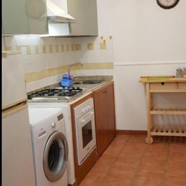 Appartamento Borgonuovo - Four-Bedroom House - 14