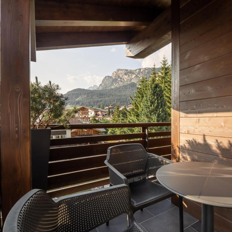 Arya Alpine Lodge - Camera Matrimoniale Deluxe con Balcone - 8