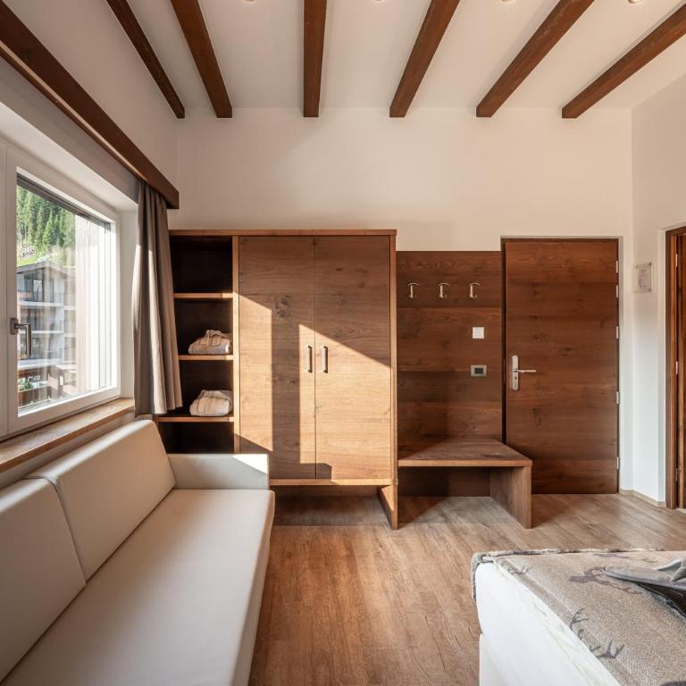 Arya Alpine Lodge - Camera Matrimoniale Deluxe con Balcone - 7
