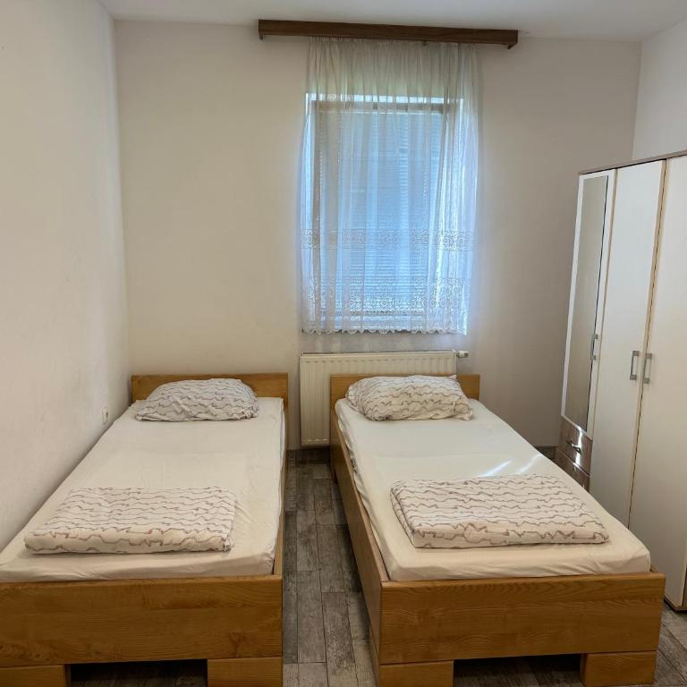 Lonna - One-Bedroom Apartment - 7