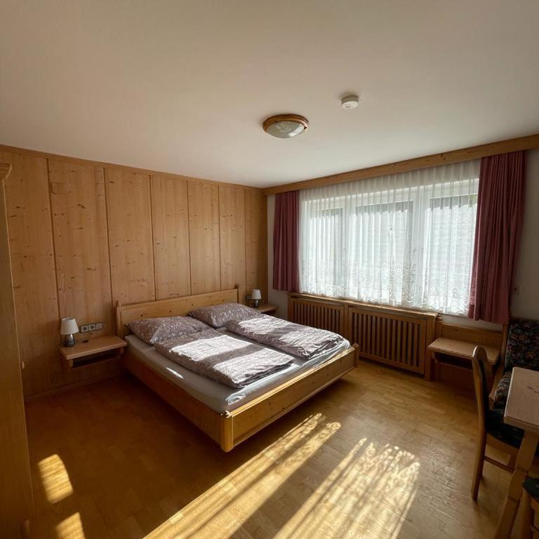 Haus Gruber - Dreibettzimmer mit Aussicht - 6