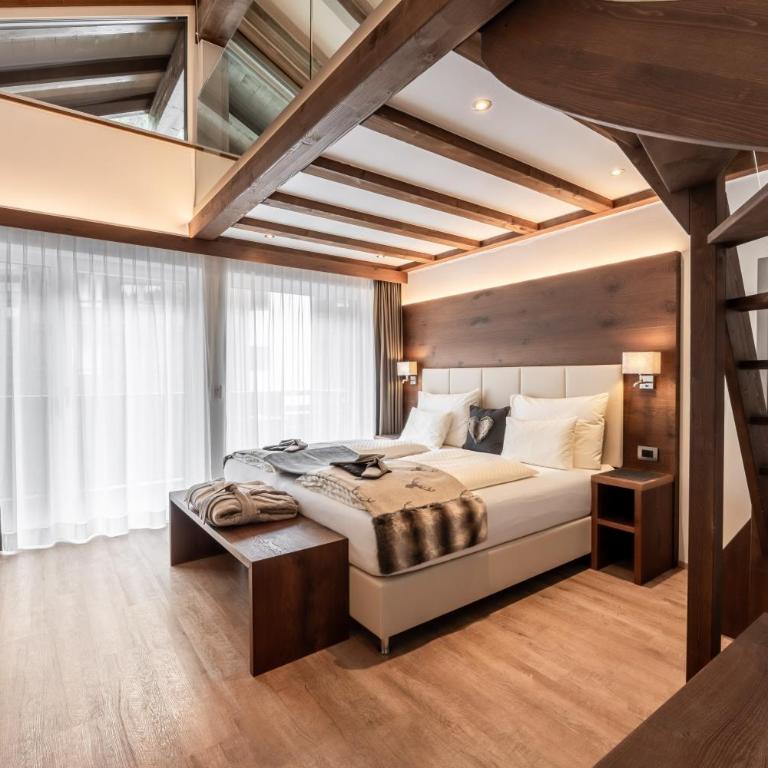 Arya Alpine Lodge - Camera King con Balcone - 1