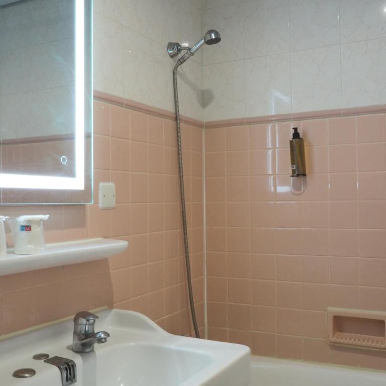 Hotel Busby - Chambre Double Standard - 3