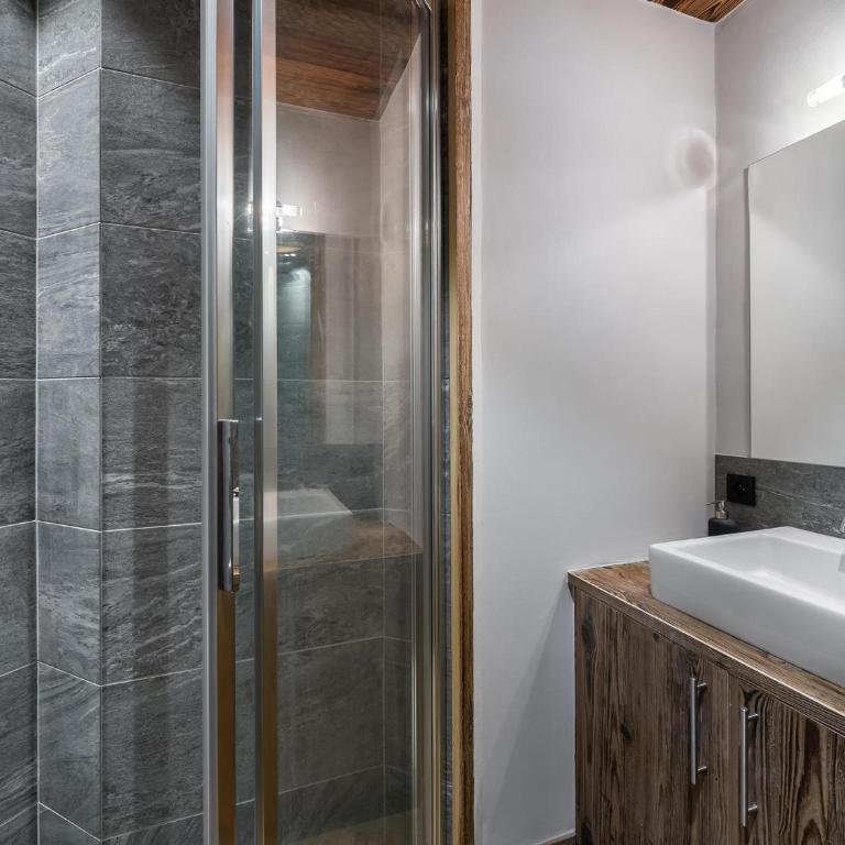 Appartement rénové 5 chambres avec balcon, cheminée et Wifi à 400m du centre de Megève - FR-1-453-170 - Appartement (10 Adultes) - 15