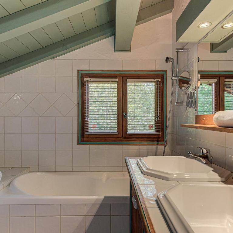 Chalet Blackbushe, Traditional Chalet, Alpes Agency, Sleeps 4-6 - Chalet 2 Chambres - 24