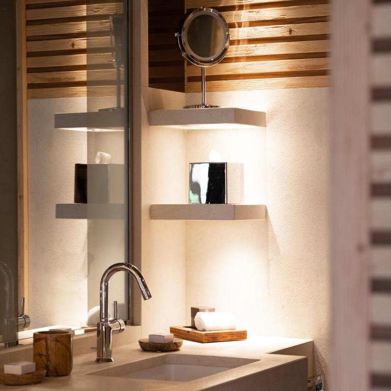 Rosapetra SPA Resort - Small Luxury Hotels of the World - Suite con Vasca Idromassaggio e Vista Montagna - 1