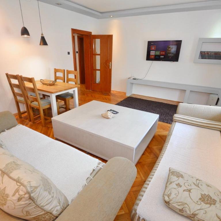 Bugi - Three-Bedroom Apartment - 13