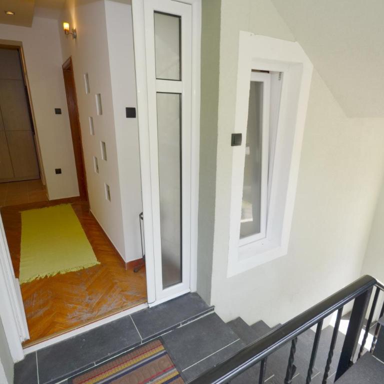 Bugi - Three-Bedroom Apartment - 28