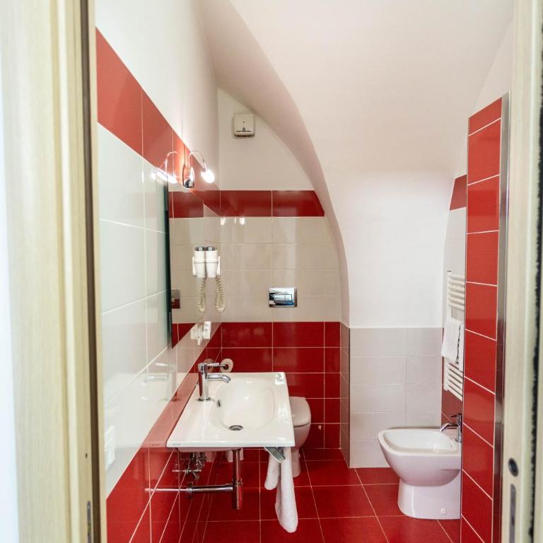 Z'Bass Rooms - Deluxe Room (2 Adults + 1 Child) - 4